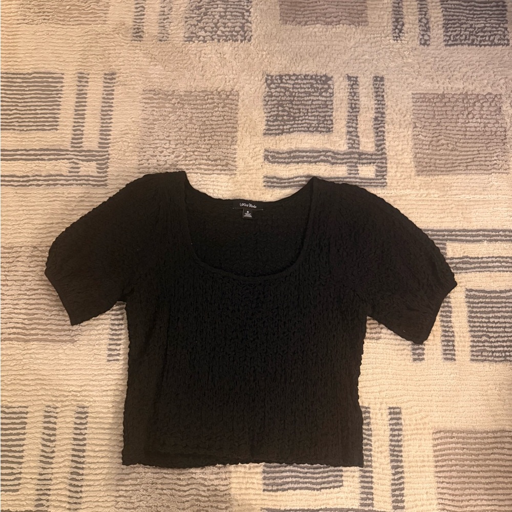 Lea & Viola Black Textured Top